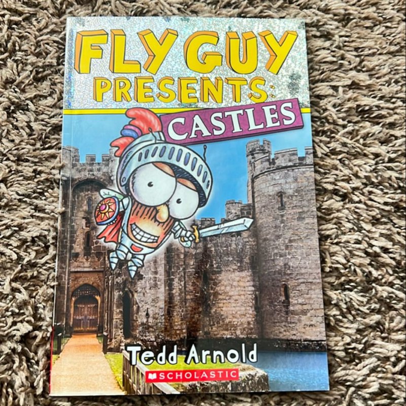 Fly Guy Presents: Castles (Scholastic Reader, Level 2)
