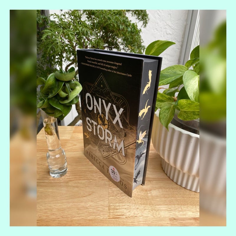 Onyx Storm (Deluxe Limited Edition)