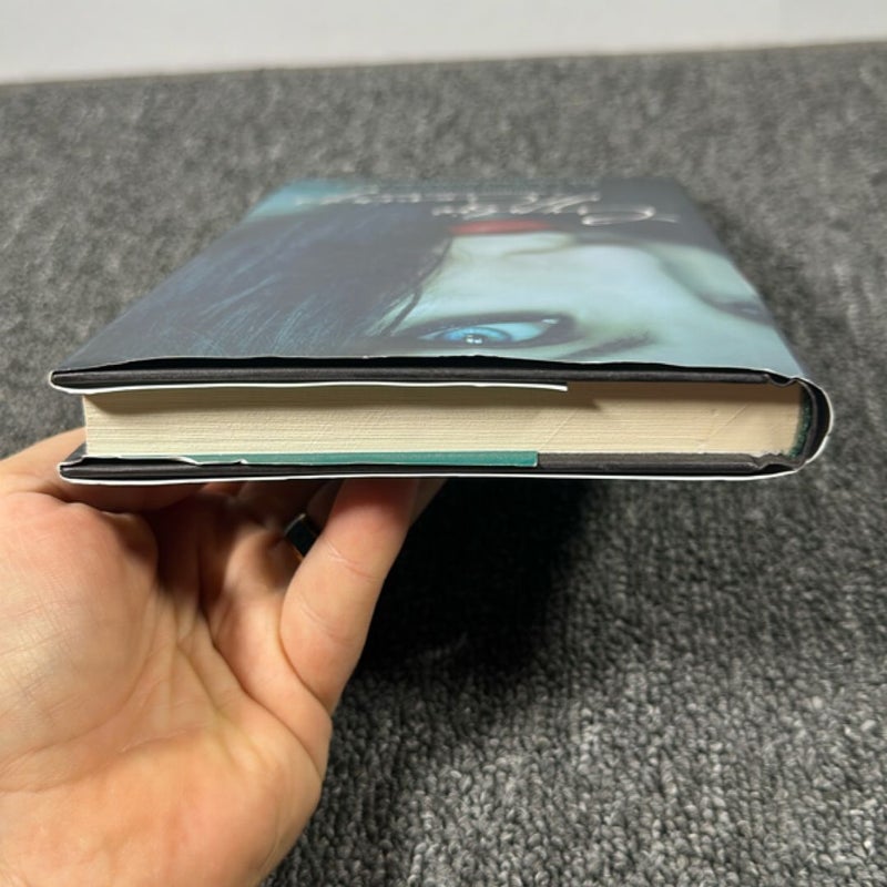 Vampire Kisses 8: Cryptic Cravings