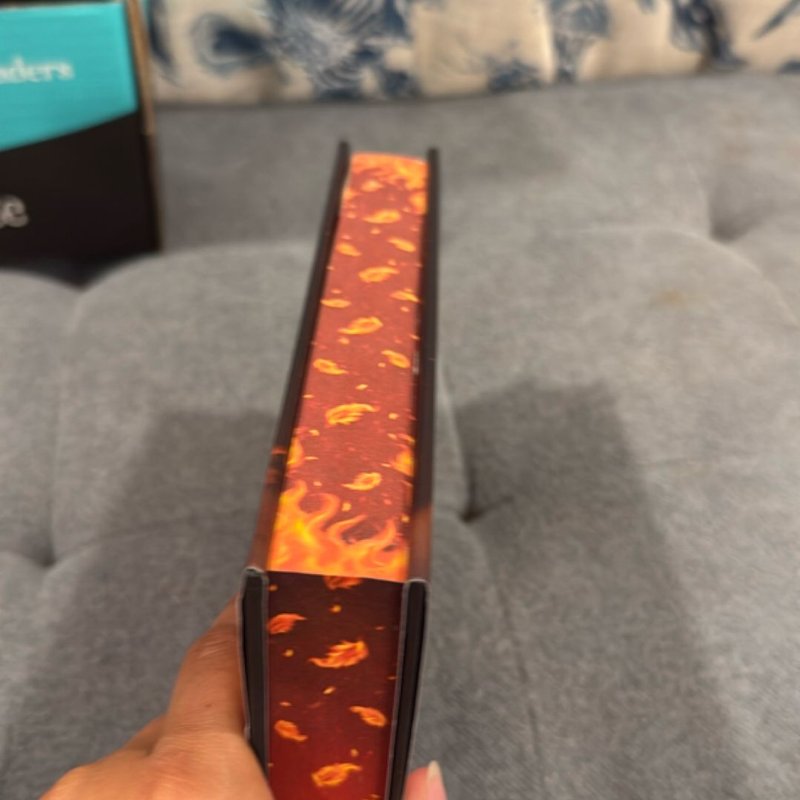 Of flame and fury (Owlcrate full box)