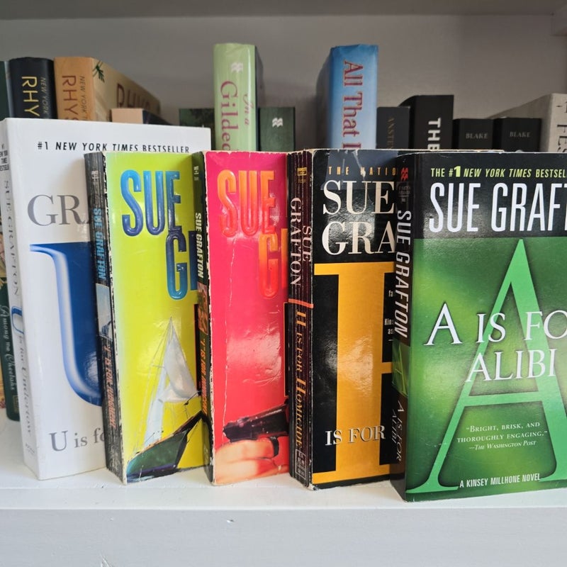 Sue Grafton paperback *bundle*