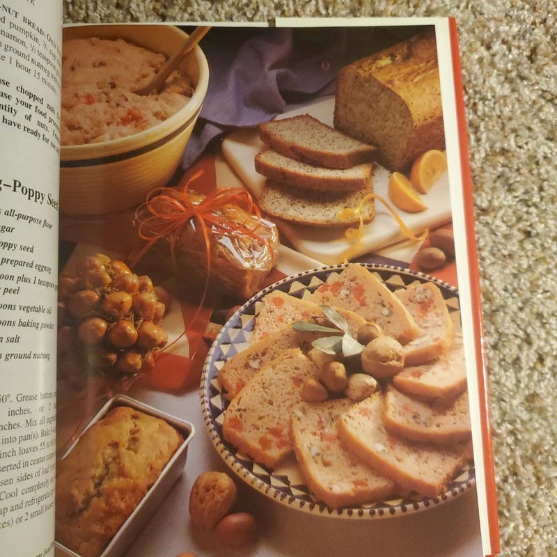 Betty Crocker's New Christmas Cookbook