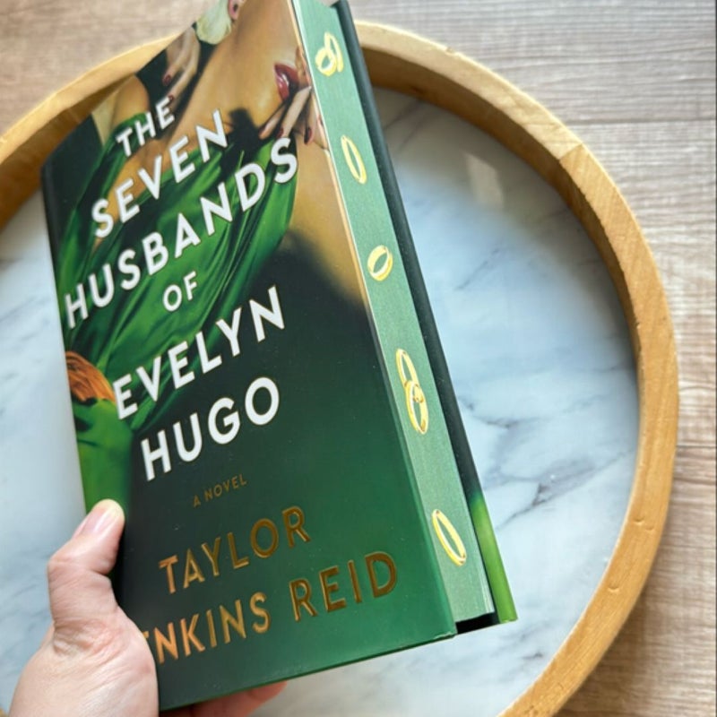 The Seven Husbands of Evelyn Hugo: Deluxe Edition Hardcover