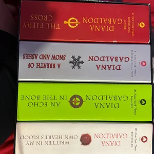 Outlander Volumes 5-8 (4-Book Boxed Set)