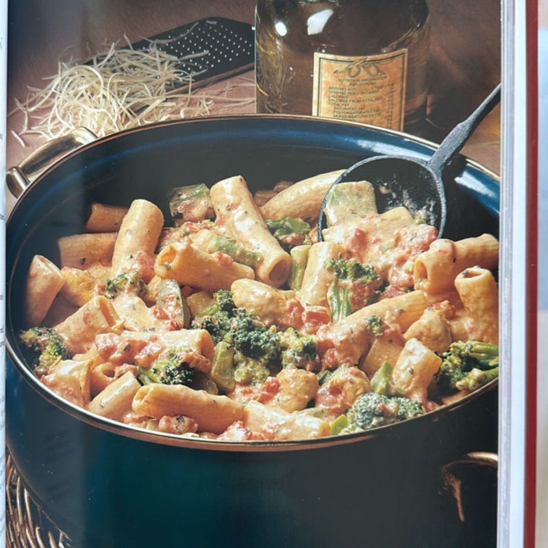 Betty Crocker's Complete Pasta Cookbook