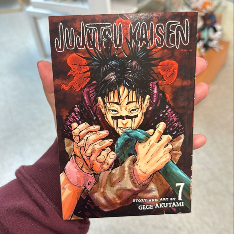 Jujutsu Kaisen, Vol. 7