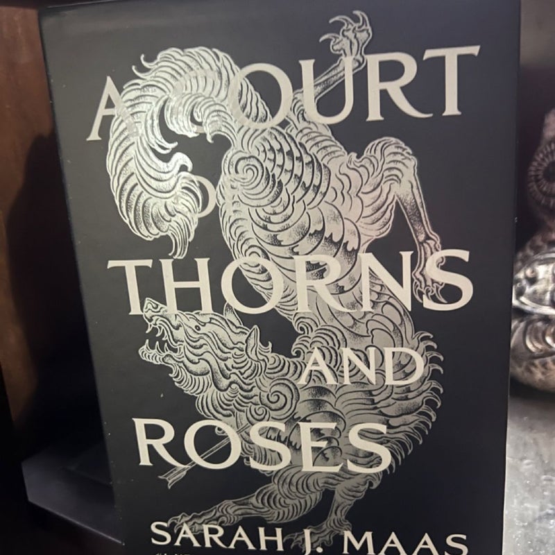 A Court of Thorns and Roses Hardcover Box Set