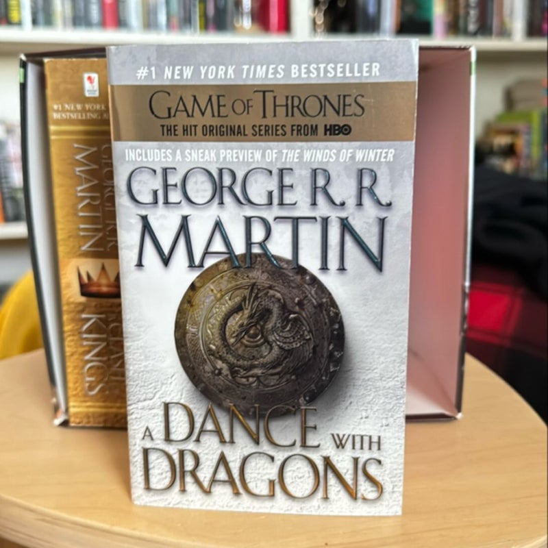 George R. R. Martin's a Game of Thrones 5-Book Boxed Set (Song of Ice and Fire Series)