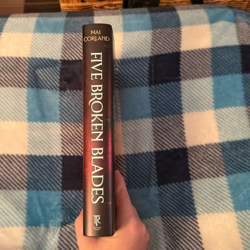 Five Broken Blades (Deluxe Limited Edition)
