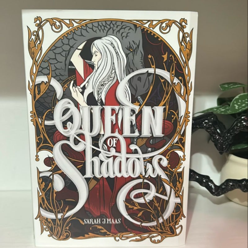 Queen of shadows throne of glass SJM 