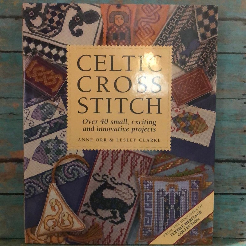  Cross-Stitch - Crafts & Hobbies: Books