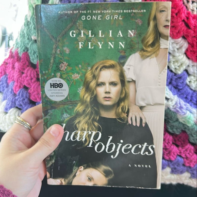 Sharp Objects (Movie Tie-In)