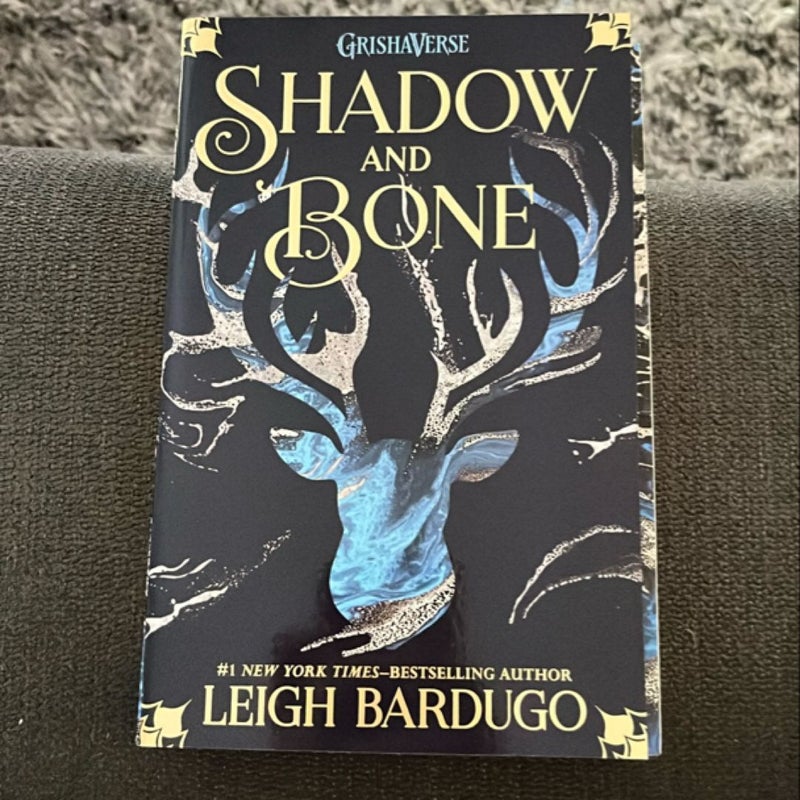 Shadow and bone 