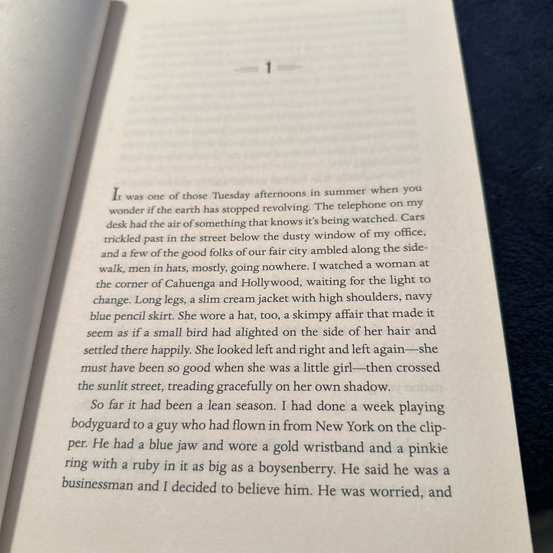 (First Edition) The Black-Eyed Blonde