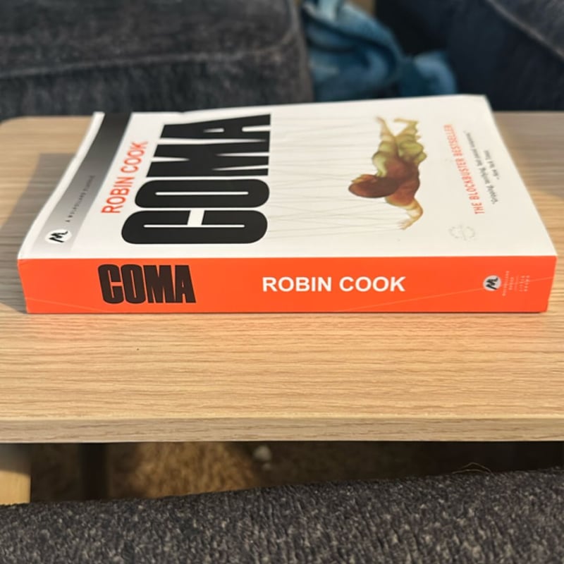 Coma by Robin Cook, Paperback | Pangobooks