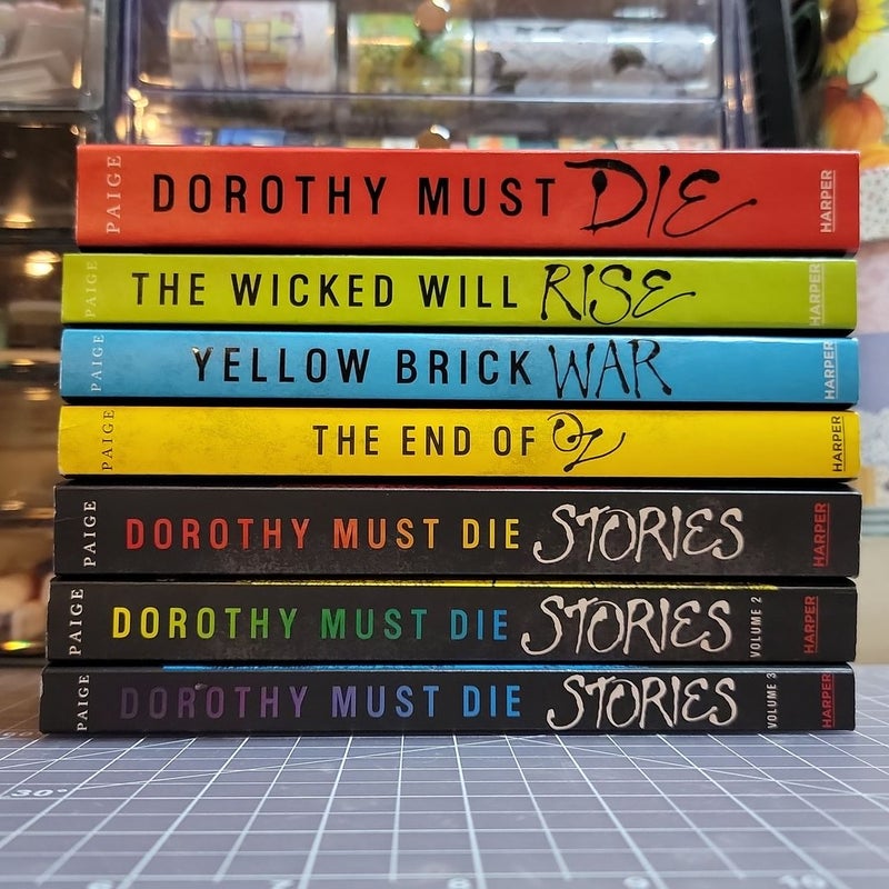 [BUNDLE-DOROTHY MUST DIE SERIES]