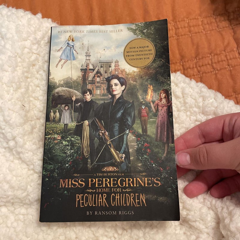 Miss Peregrine's Home for Peculiar Children (Movie Tie-In Edition)