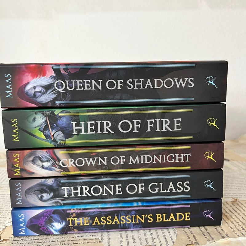 Throne of Glass  paperback set and in perfect condition