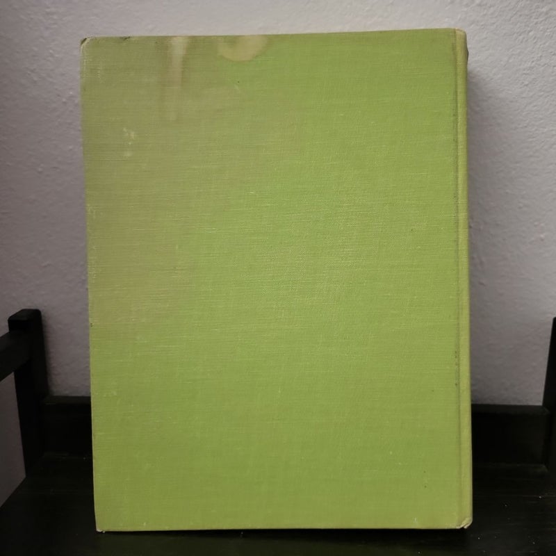 Singer Sewing Book 1972 Hardcover Revised Second Edition