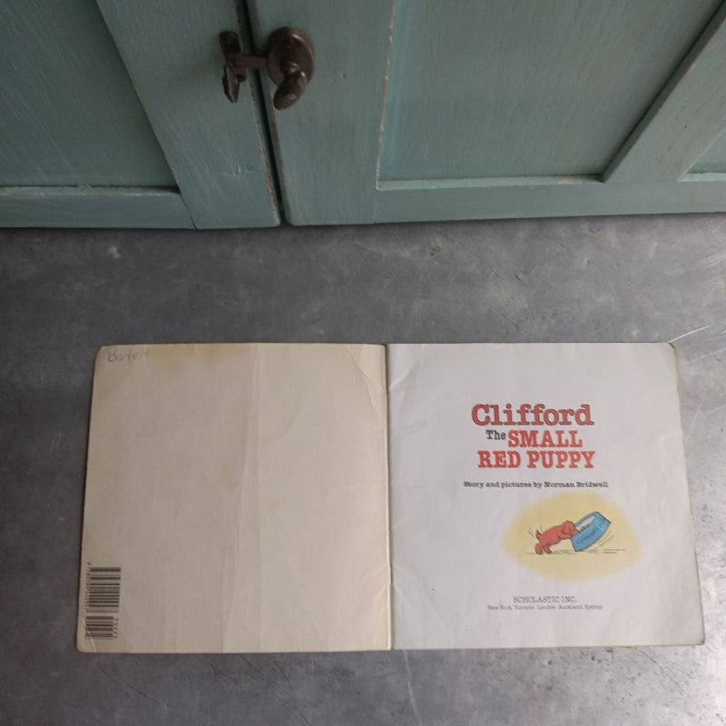 Clifford The Small Red Puppy