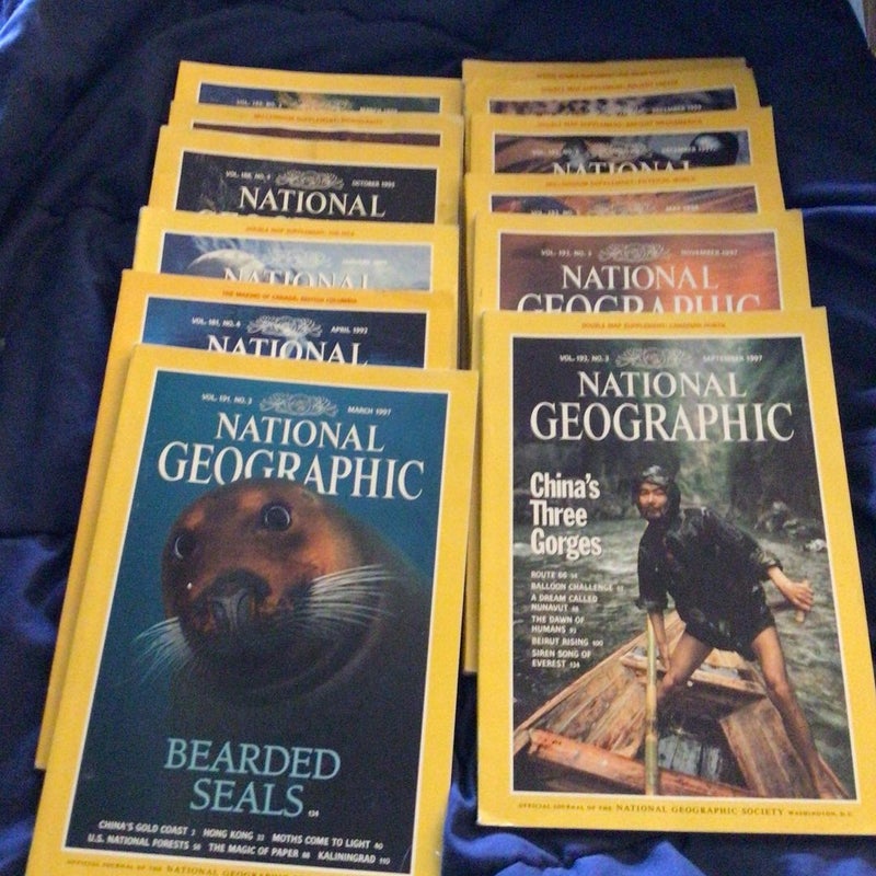 National Geographic 12 vintage 90’s magazines