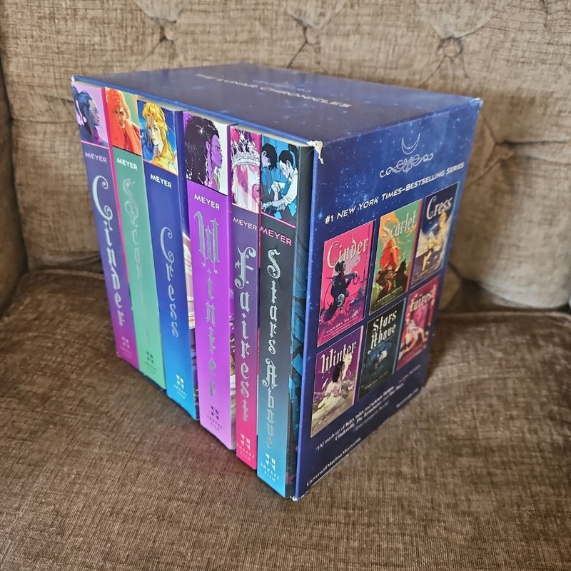 The Lunar Chronicles Boxed Set: Cinder, Scarlet, Cress, Fairest, Stars above, Winter