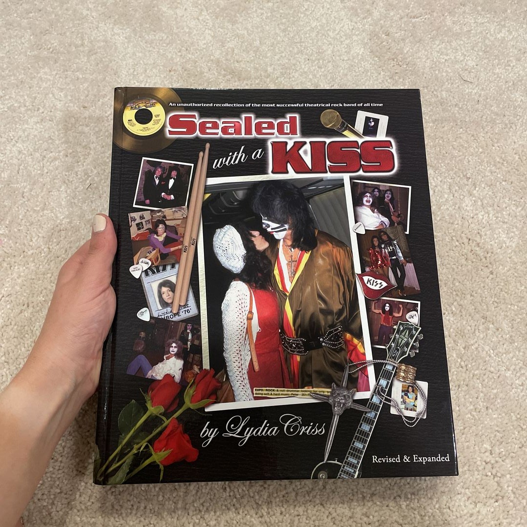 洋書 exKISS Sealed with a KISS by Lydia Criss Sealed With a Kiss by Lydia Criss, Hardcover | Pangobooks