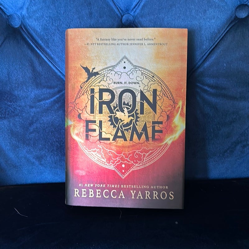 Iron Flame by Rebecca Yarros, Hardcover | Pangobooks