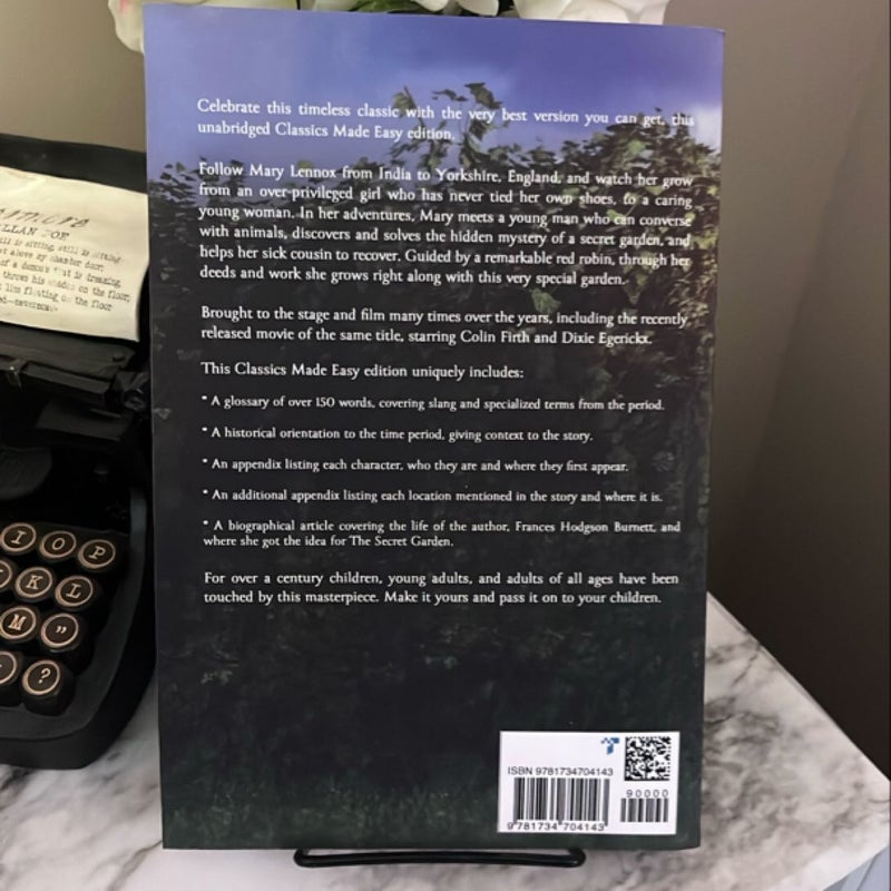 The Secret Garden (Classics Made Easy)