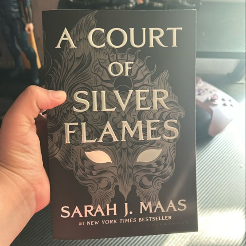 A Court of Silver Flames 