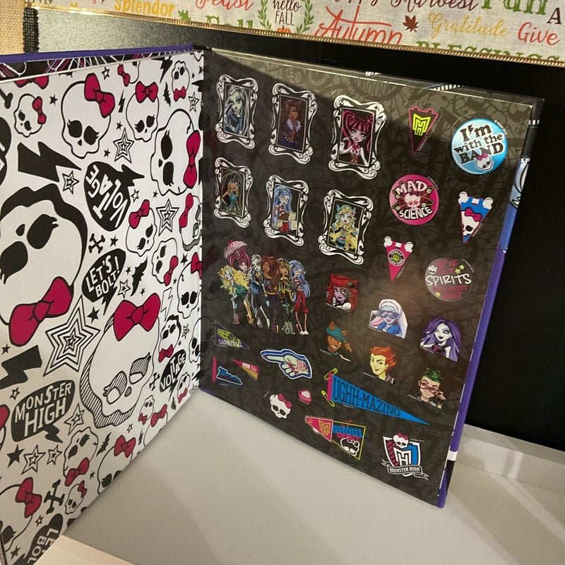Monster High: Fearbook