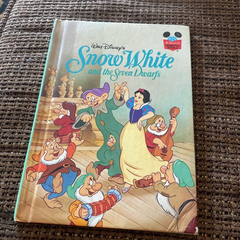  Walt Disney's Snow White and the Seven Dwarfs (Disney's Wonderful World of Reading)