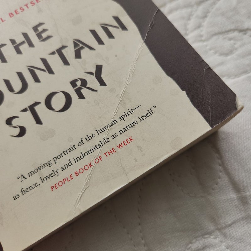 The Mountain Story by Lori Lansens, Paperback Pangobooks