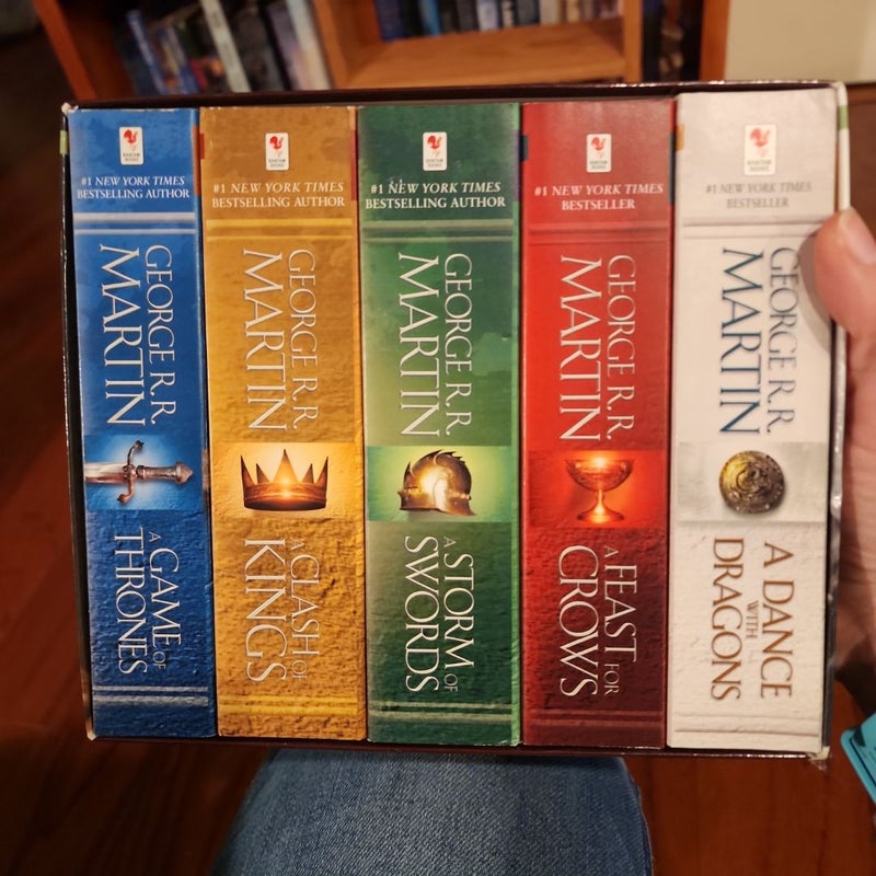 George R. R. Martin's a Game of Thrones 5-Book Boxed Set (Song of Ice and Fire Series)