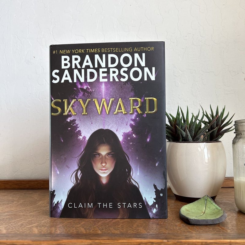  Skyward (The Skyward Series): 9780399555770: Sanderson