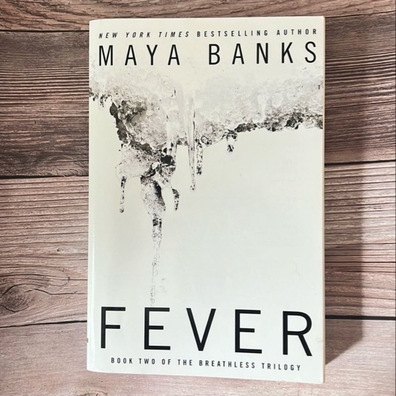 Fever by Maya Banks, Paperback | Pangobooks