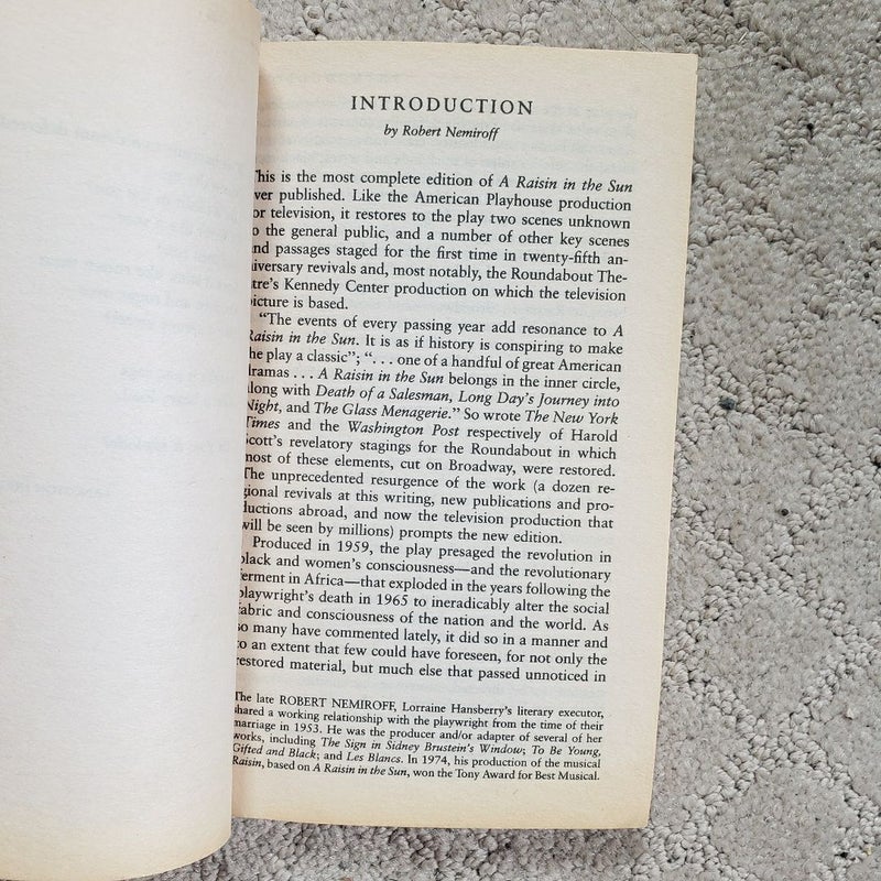 A Raisin in the Sun (1st Vintage Books Edition, 1994)