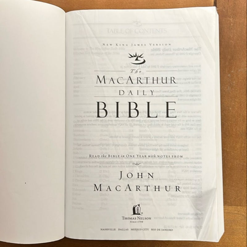 The Macarthur Daily Bible