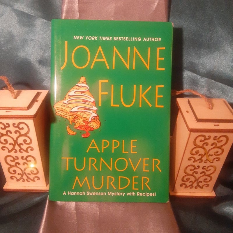 Apple Turnover Murder : A Hannah Swensen mystery with Recipes!