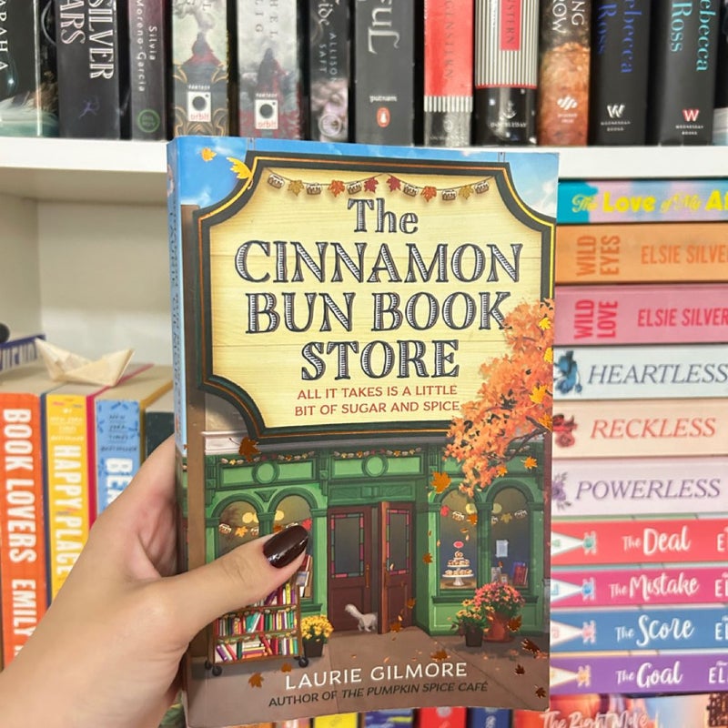 The Cinnamon Bun Book Store (Dream Harbor, Book 2)