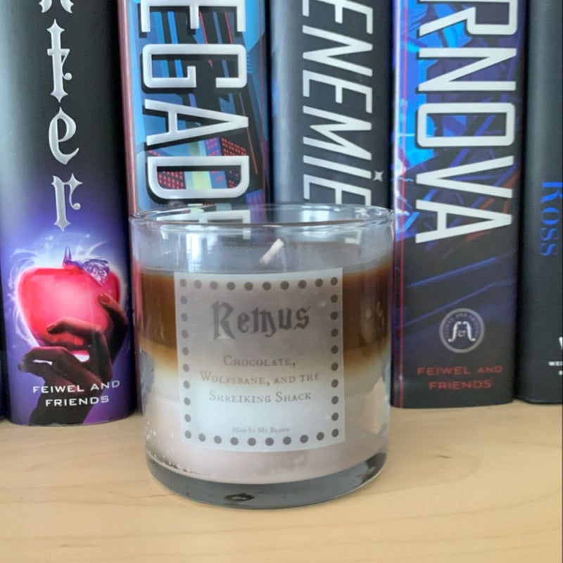 Book + 4oz Harry Potter-themed candle bundle