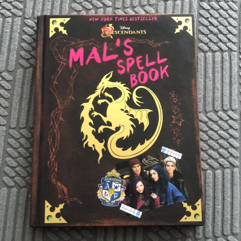 Descendants: Mal's Spell Book