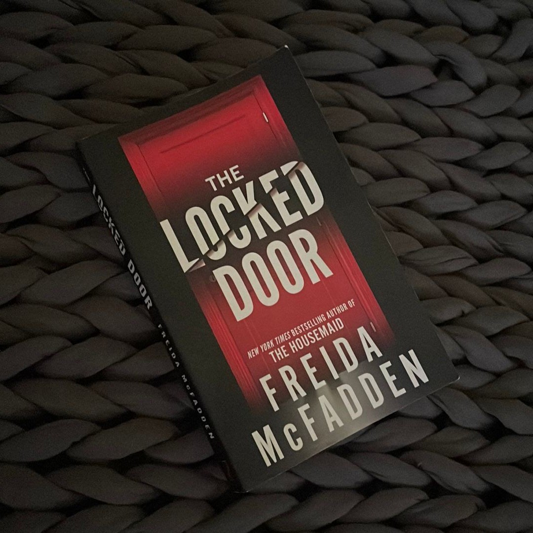 The Locked Door by Freida McFadden, Paperback Pangobooks
