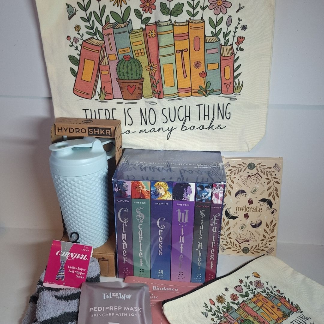 The Lunar Chronicles Boxed Set: Cinder, Scarlet, Cress, Fairest, Stars above, Winter