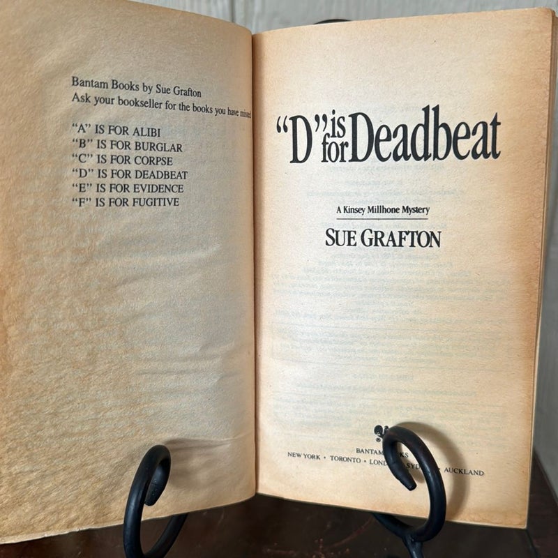 D Is for Deadbeat: a Kinsey Millhone Novel 4