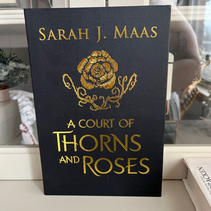 A Court Of Thorns And Roses