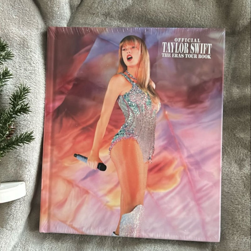 Official Taylor Swift The Eras Tour Book