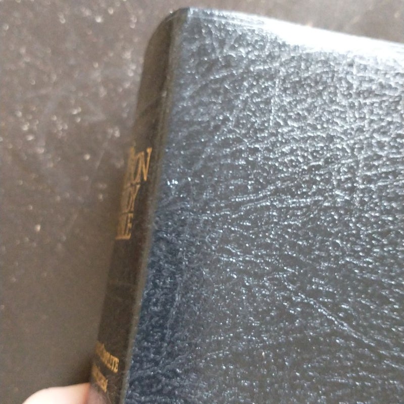 The NKJV Study Bible by Earl D. Radmacher, Paperback Pangobooks