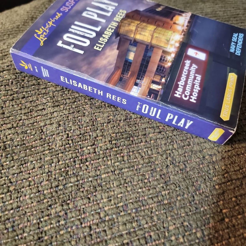 Foul Play (Large Print Edition)