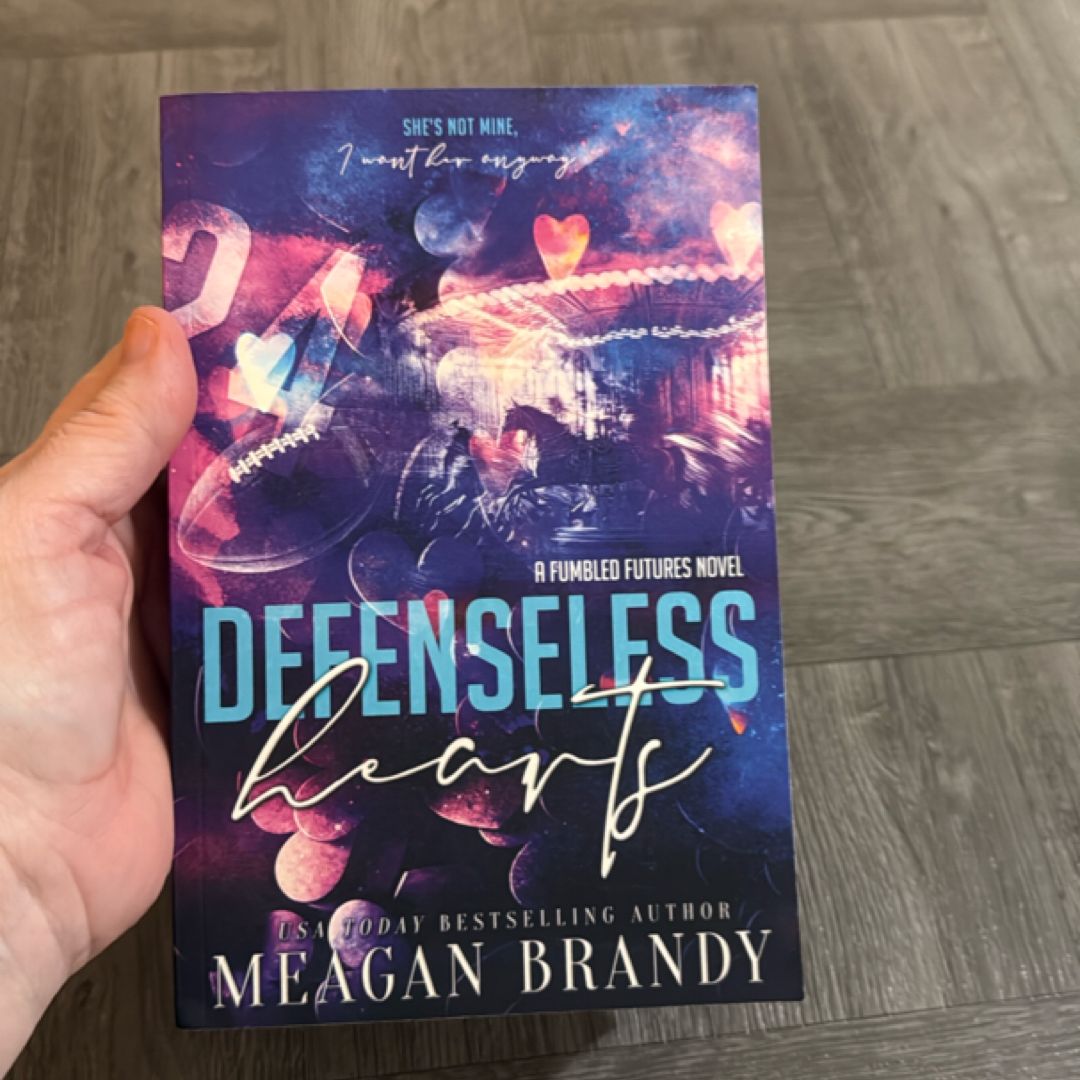 Defenseless Hearts : Alternate Cover Edition